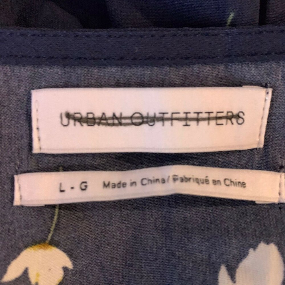 NEW Urban Outfitters navy blue white floral romper - Picture 3 of 6